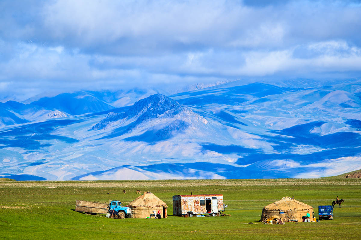 Kyrgyzstan – Snow At Lenin Peak - Wildlifemoments.de